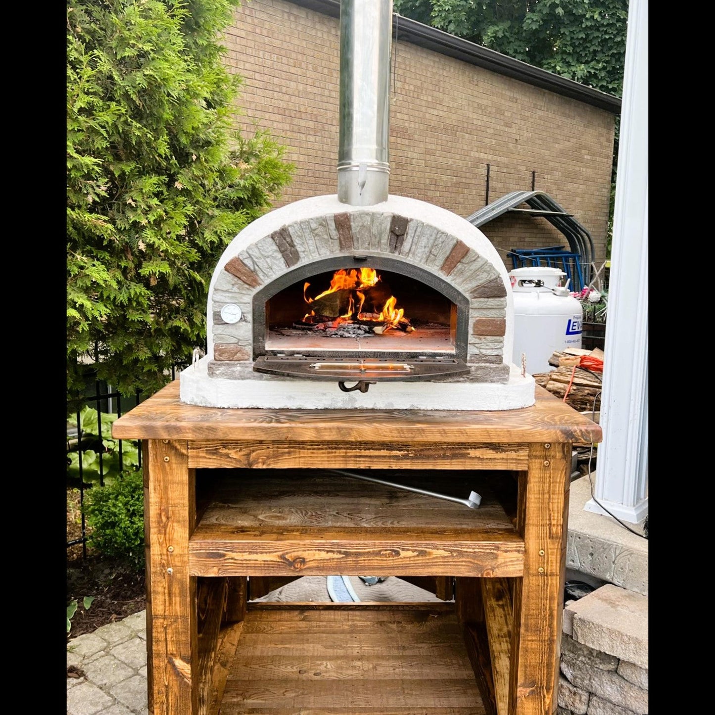 Authentic Pizza Ovens Buena Ventura "Preto" Premium Pizza Oven