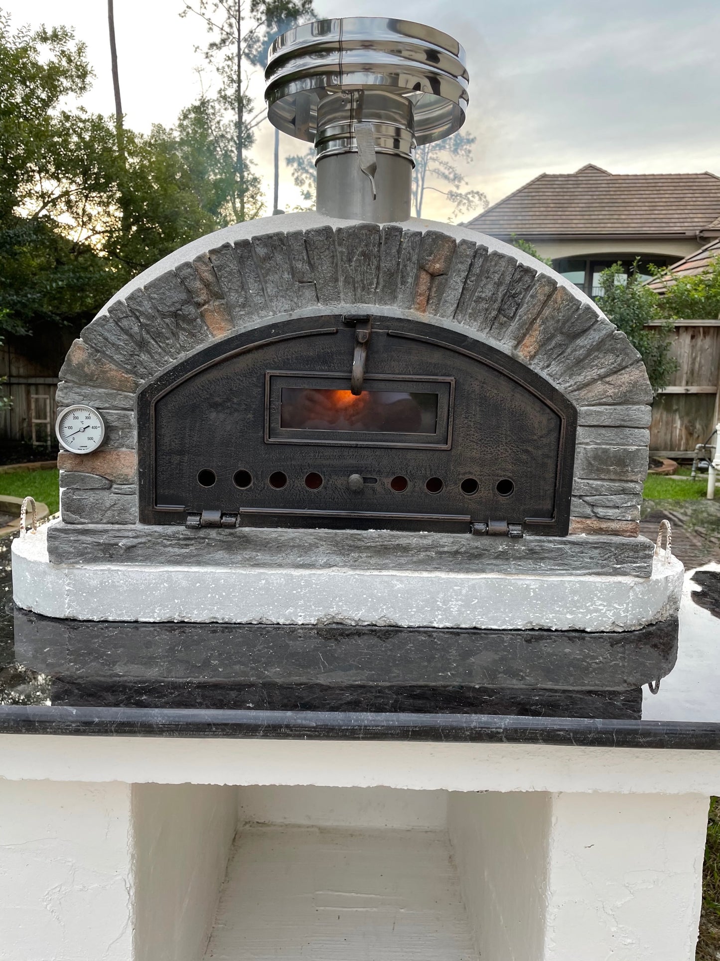Authentic Pizza Ovens Buena Ventura "Preto" Premium Pizza Oven