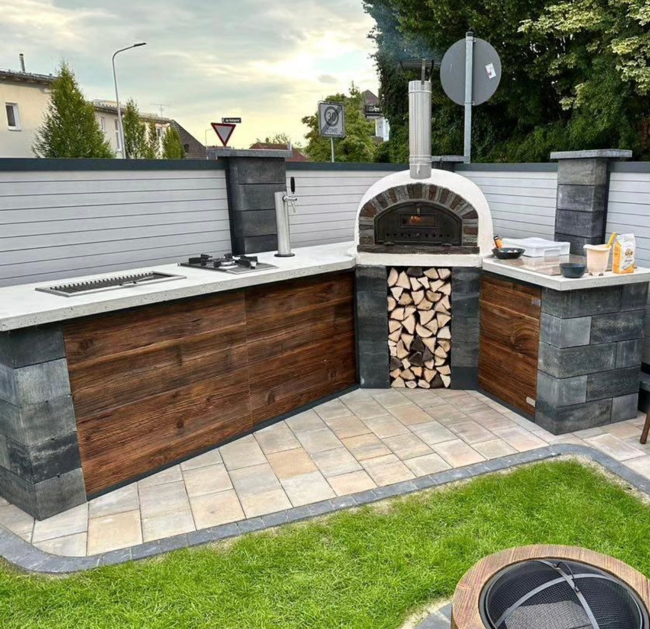 Authentic Pizza Ovens Buena Ventura "Preto" Premium Pizza Oven