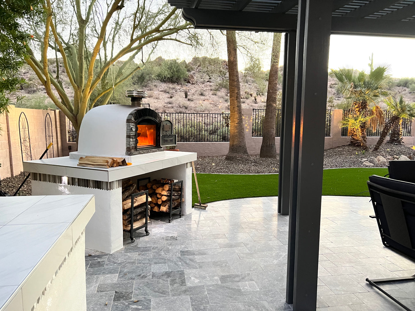 Authentic Pizza Ovens Ventura "Preto" Premium Pizza Oven