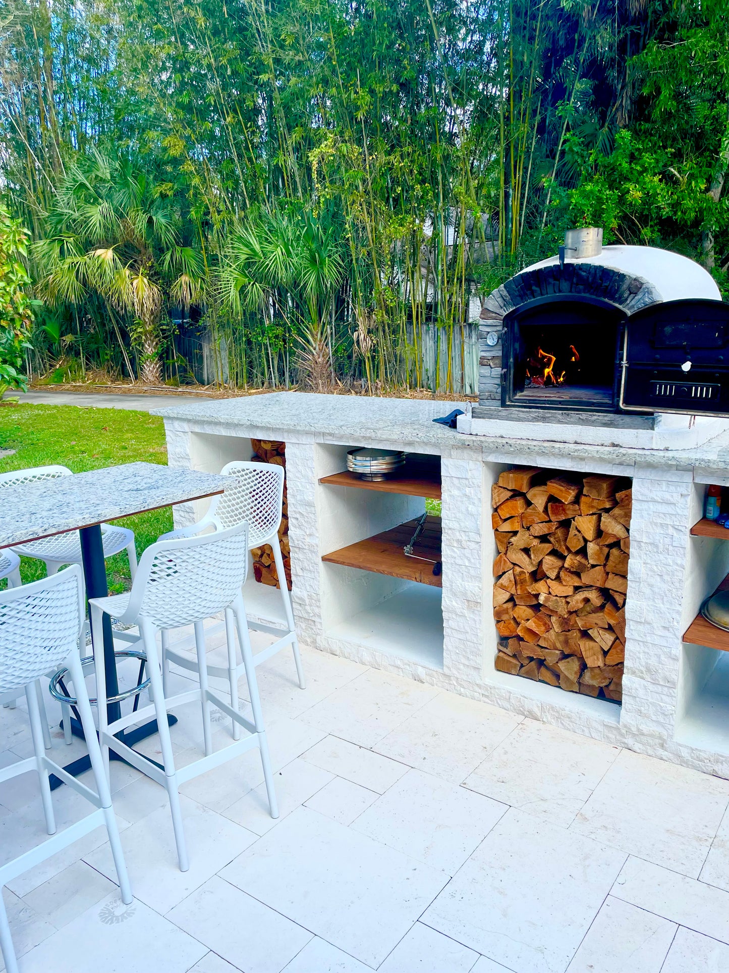 Authentic Pizza Ovens Ventura "Preto" Premium Pizza Oven
